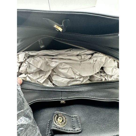 Bebe quilted leather shoulder bag. New with tags and tag protectors - Picture 4 of 6